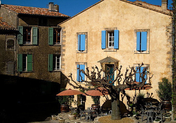 Saignon Town Square