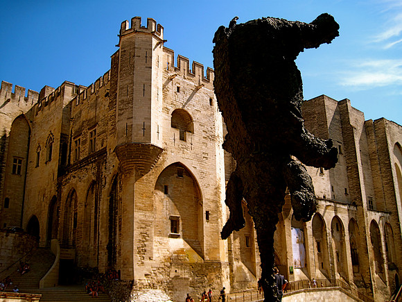 Avignon Palace Balance