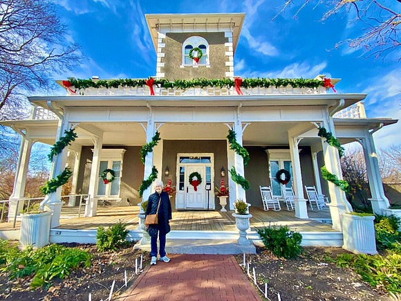 The Peel Museum mansion in holiday decor.